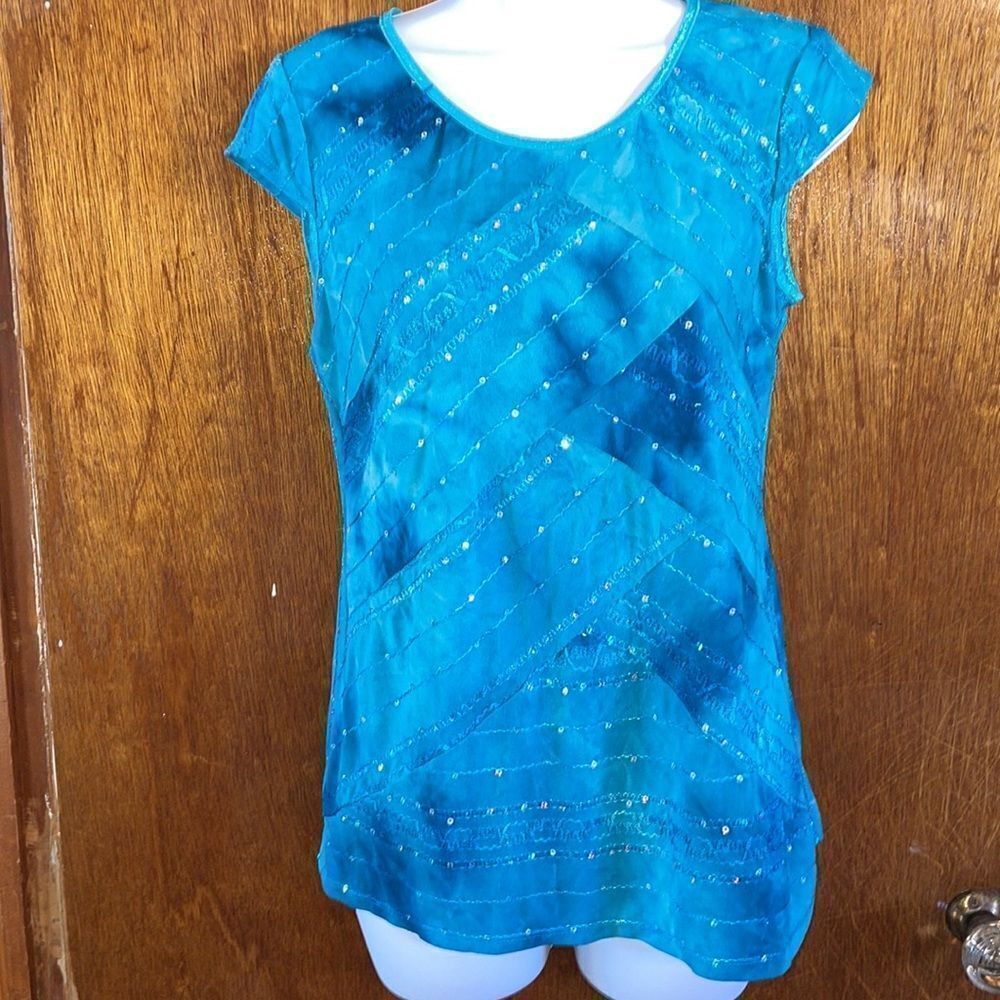 Dress Barn size medium cute sequin detailed teal top! Fun and flirty!